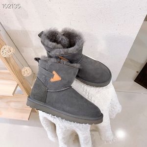 2022 Женские дизайнерские сапоги сапоги на щиколотке натуральный мех сгустительный туфли на каблуках