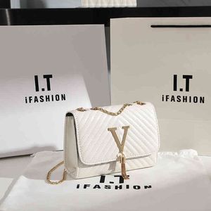 Ladies Fashion Luxury Brand Tide Bag Wholesale Small Women's Single Shoulder V-mönster mångsidig högkvalitativ kedja