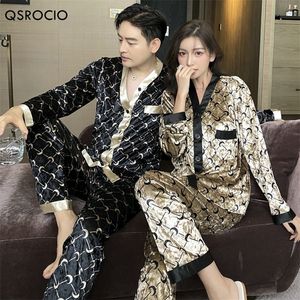 QSROCIO High Quality Women's Pajamas Set Velvet Sleepwear Moon Print Casual Homewear Men Nightwear Luxury Couple Pyjamas Femme 220511