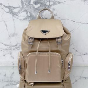 Nylon ryggsäck stor kapacitet resväska män handväska mode sträng vanlig triangel dekoration intern blixtlås framficka hög qu227t