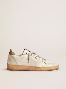 Low-Top-Designer-Luxus-Sneaker von Ball Star LTD im italienischen Retro-Stil mit kleinen Dirty-Schuhen aus weißem Leder mit hellgrünem Glitzer