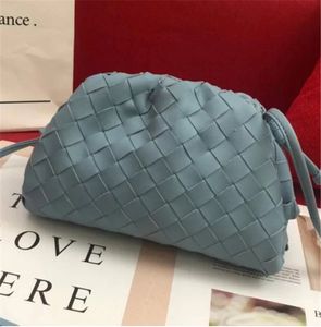 Summer mulheres bolsa e bolsas 2022 novas sacolas quadradas casuais de moda de alta qualidade, designers ombros de designers Messenger H0688
