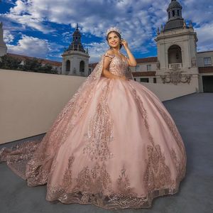 Różowy Crystal Appliques Ball Suknia Quinceanera Suknie z Cape Lace-Up Corset Sweetheart Bez Rękawów Vestido DE 15 16 ANOS