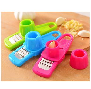 Kök-Garlic Crusher Peeler Manual Vitlök Grinder Kök Labour Besparande Vitlök Kött MINCING TOOL Ginger Peeling Grater Tools