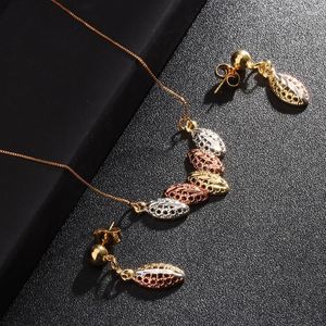 Pendientes Collar Conjunto de joyas chapadas en oro rosa Moda para mujer Colgante inusual y niñas coreanas Cumpleaños Joyería fina Pendientes de regalo