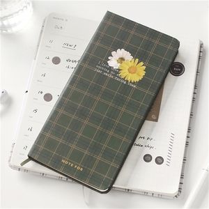 Eral Traveler Weekly Notebook. Портативный размер творческой решетки милый узор. Одна страница в неделю одна забронировать год, глобальный 220401