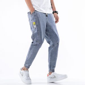 Джинсы летнего стиля мужчины для отдыха брюки мужские черные джинсовые брюки Zipper Blue Hole Pencil 201111