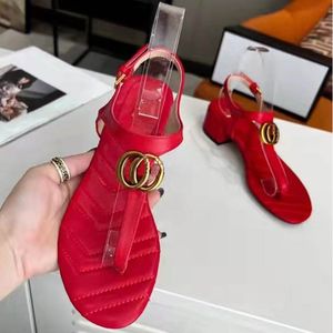 2022 패션 이른 봄 두꺼운 솔라 샌들 여성 브랜드 슬리퍼 야외 비치 플립 플롭 가죽 대형 여성 신발 35-45 상자