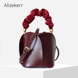 Borsa da sera Borsa a secchiello con fiori Borsa da donna 2022 Nuovo inverno Desiger Manico pieghevole rimovibile Borsa a tracolla in vera pelle Tote Ladie Chic Portafoglio 220622