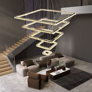 Vardagsrum ljuskrona ljus lyxig fyrkantig matsal kristalllampa modern minimalistisk atmosfär villa duplex trappa lampor