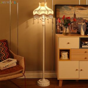 Floor Lamps European Luxury Pastoral Standing Living Room Bedroom Study Art Fabric Shade Lantern LED Lights FixturesFloor