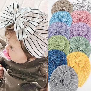 Nya spädbarnsflickor Cap Stripe Bowknot Hat Kids Turban Caps mjuka huvudbonadskalle Beanie Children Hatts 11 färger