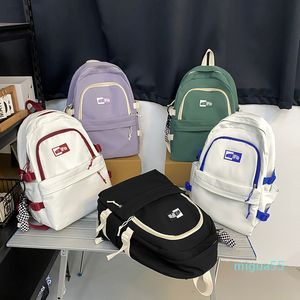 学生バッグバックパックマルチポケットメンズとレディース旅行防水ナイロンシンプルなトラベルバッグ