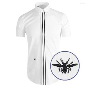 Camisas de vestido masculinas Camisa clássica de manga curta Little Bee Bordado Bordado Slim Não Iron Black e Branco Tamanho Pequeno Estrela Masculina