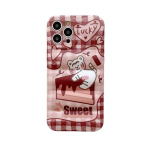 Iphone Kuchen großhandel-Der rot geprüfte Bär umarmte die Kuchen TPU Mobiltelefonhüllen mit welligem Muster für iPhone Promax Pro Promax XS XR PLUS SE2020