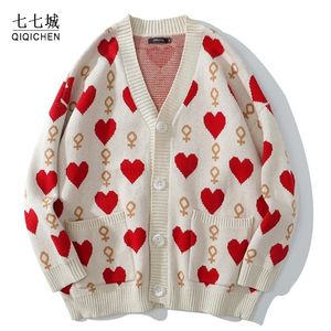 Kvinnor Heartshaped Cardigan tröja Street Overdimensionerad stickad pullover Casual Hip Hop Couple Jumper Harajuku Vneck Cardigan 220817