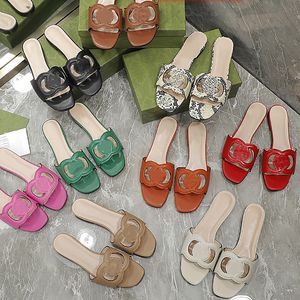 Дизайн моды Summer's Самые популярные металлические квартиры женские сандалии сандалии кожаные сандалии дизайн пляж