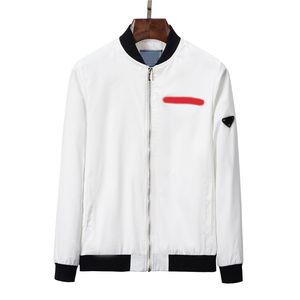 2022 Designer Mäns klassiska Parkas Jackets Triangle Red Label Letter Coats med P Silicone Badge Windproof M-3XL