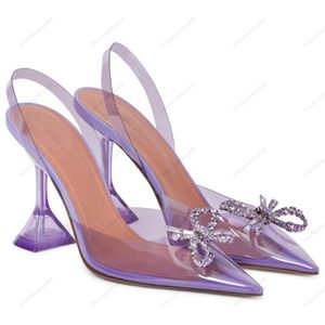 豪華なデザイナーAmina Muaddi Sandals New Clear Begum Glass PVC Crystal Transparent Slingback Sandal Heel Pumps100mm紫色のクリスタル包装ポンプシューズ