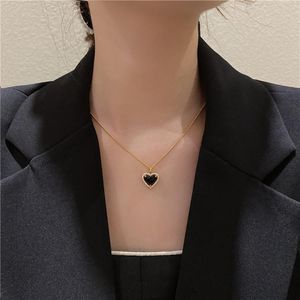 Anhänger Halsketten Korea Design Modeschmuck Schwarz Kristall Liebe Halskette Elegante Frauen Prom Party Sexy Schlüsselbein NecklacePendant