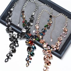 Luxury Colorful Necklace Bridal Jewelry Specialformad Crystal Retro Personlighet Prom Wedding Accessories Coruixi 220517