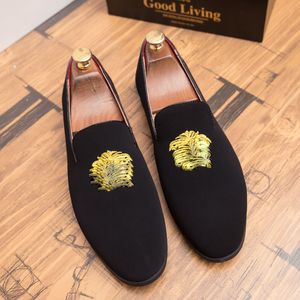 Loafer'lar Erkek Ayakkabı Sahte Süet Düz Renk Yuvarlak Ayak Düz Klasik Moda Gündelik Parti Işlemeli Slip-On Rahat Ayakkabılar DP276