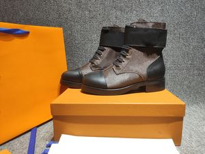 مصمم فاخر امرأة حقيقية جلدية غير قابلة للانزلاق Martin Boots Platform متوسطة التمهيد بالجملة السعر عالي الجودة حذاء الضوء المتنفس الأصلي مع حجم صندوق الغبار مربع 35-42