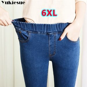 Vår sommar plus storlek 5xl hög elastisk midja stretch fotled längd push up mamma jeans för kvinnor mager byxor capris jeans 210302