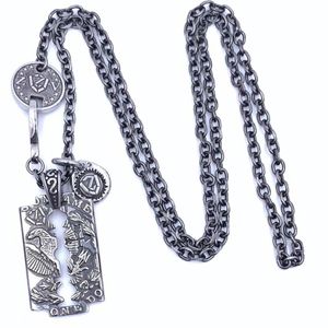 Colar de pingente de lâmina esculpida em aço titânio Homens e mulheres Personalidade Hip-Hop Hipster Fashion Street All-Match Jewelry Gift