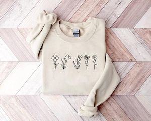 Women's Hoodies & Sweatshirts Custom Birth Month Flower Sweatshirt Mothers Day Gift Personalized For Mom Long Sleeve TopWomen's