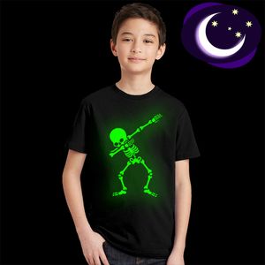 Glow in Darkness Dabbing Skull Camiseta Cool para crianças meninas meninas Camiseta de verão Camise