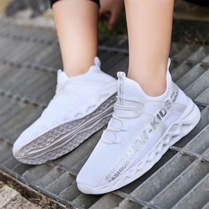 Mesh Kids Sneakers Lightweight Chiles Shoes Casual Breattable Boys Shoes Non -Slip Girls Sneakers Zapatillas -39 LJ201203