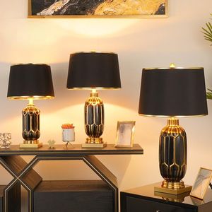 Lâmpadas de mesa Lâmpada de cerâmica americana Luz chinesa Luz de luxo de luxo quarto de cabeceira retro el lamparas