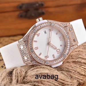 Senhoras de luxo relógio de alta qualidade relógio de relógio de borracha de borracha Brand High Watch Watch Wholesale 33mm 2uh2