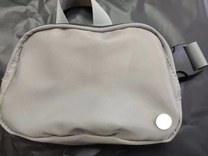 LL Fanny Pack Unisex Çapraz Vücut Göğüs Çanta Çantalar Cep Seyahat Plaj Telefon Çanta Eşyaları Çuvallar Çanta Çalışan Bel Çantaları Su geçirmez Ayarlanabilir