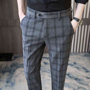 ファッション高品質のスリムメンズビジネスカジュアルブティック格子縞のプリントロングパンツ男性ドレスパンツマンスーツアリJ220629