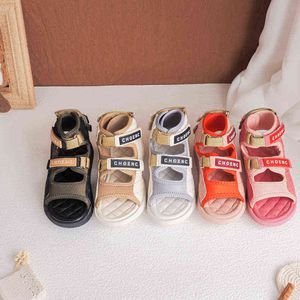 2022 Sandálias infantis de moda de verão Coreias de alta qualidade Sapatos infantis meninos e meninas estilo gato de gato sandálias de sola mole SO045 G220512