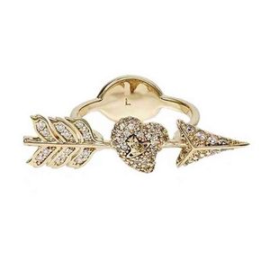 Pierce Ringe großhandel-NET Red Western Empress Dowageres dreidimensionaler Saturn Diamant Drei Farben Ring mit einem Pfeil durch Piercing des Herzens