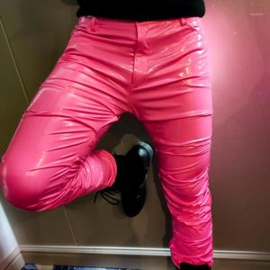 Männer Hosen Farbe Männer Kostüme PU Hose Erkek Pantolon Mode Plissee Hosen Nachtclub Streetwear Shinny Sexy Leder PantMen's