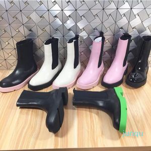 Design Slide Premium Designer Damen kurze Stiefel berühmte Schuhe Leder Mode Martin Stiefel runder Kopf mittlerer Absatz Knight Chimney Chelsea