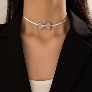 Elegant ihålig bowknot choker halsband för kvinnor trendiga geoemtry bröllopsfest legering smycken krage