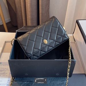 Italien Designer Bag Luxury Purse P Märke axelpåsar läder handväska kvinna crossbody messager kosmetiska plånböcker plånbok av märke 004