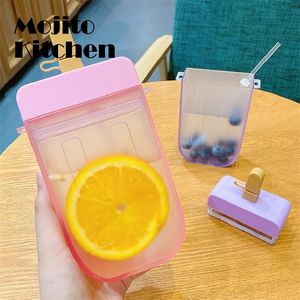 Nette Stroh Tasse Kunststoff Eis Am Stiel Wasser Flasche Outdoor Transparent Saft Trinken Kreative Student Becher für Erwachsene Kinder 220509