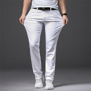 Spring Men's Stretch White Dżinsy klasyczny styl Slim Fit Soft Modle Male Brand Business Casual Pants 220813