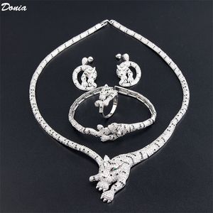 Donia Jewelry Luxury Necklace 유럽 및 미국 패션 표범 티타늄 미세한 지르콘 팔찌 귀걸이 4 피스 디자이너 연회 박스