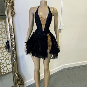 Svart sexiga cocktailklänningar för kvinnor som pärlar fjädrar V-ringning rygglös miniklänning födelsedag outfit nattklubb kostymer vestidos de gala