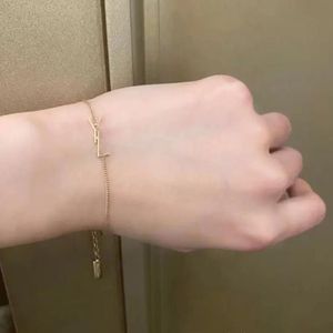 Designer Goldkette Armband Damen Armbänder lieben Schmuck Luxusbrief Anhänger y Armband für Frauen Charme Ohrring Hochzeit Geschenk QQ