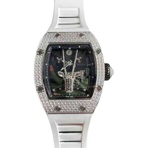 Tittar på armbandsur Luxury Richa Milles Designer Mäns helautomatisk mekanisk klocka Bomullsget Personlighet Hål ut vinfat med J13W