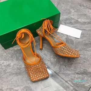 サンダル女性のハイヒールの靴スティレットホローブラックアプリコットクリスタル