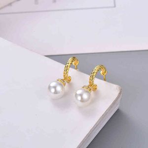 Orecchini di design con perle intrecciate con diamanti Orecchini con nastro in filo d'oro Placcatura da donna Moda Versatile intarsiato Accessori per orecchie di tipo C QYJG